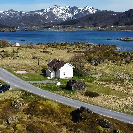 Storhella - Med Fantastisk Beliggenhet * Sennesvik