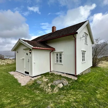 Holiday home Storhella - Med Fantastisk Beliggenhet *